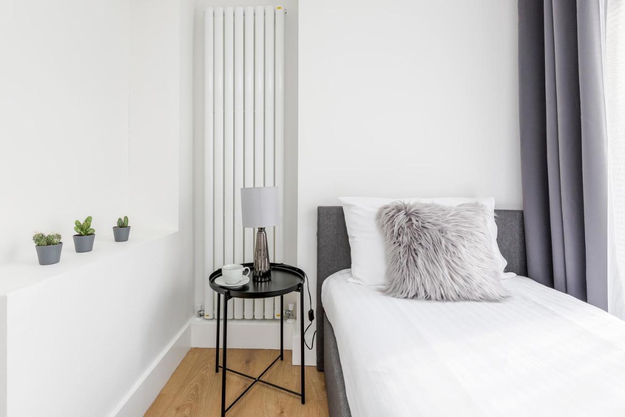 2 Bedrooms Serviced Apartment Excel Exhibition Centre, O2 Arena, Stratford Olympic City, Forest Gate, Central London Exteriör bild